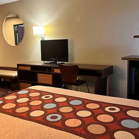 Super 8 By Wyndham Evansville North Stacer Εξωτερικό φωτογραφία