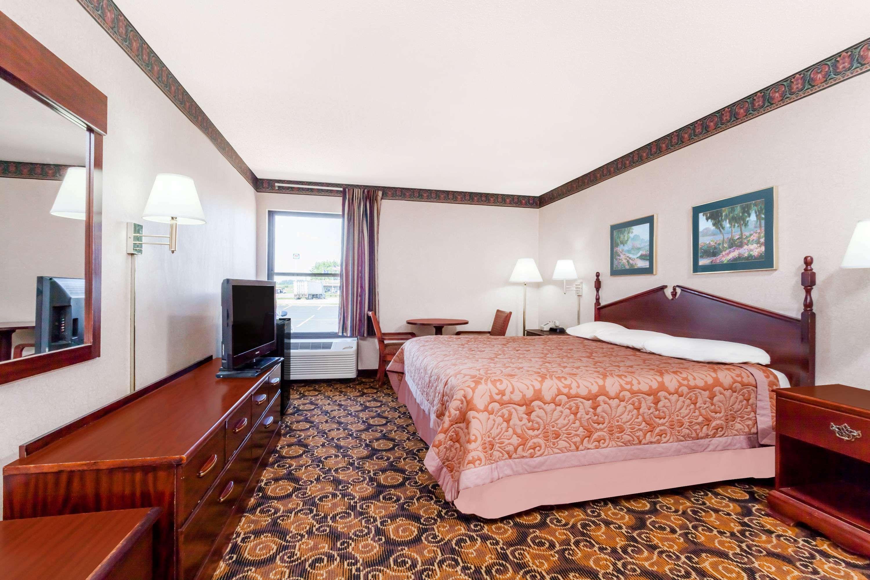 Super 8 By Wyndham Evansville North Stacer Εξωτερικό φωτογραφία