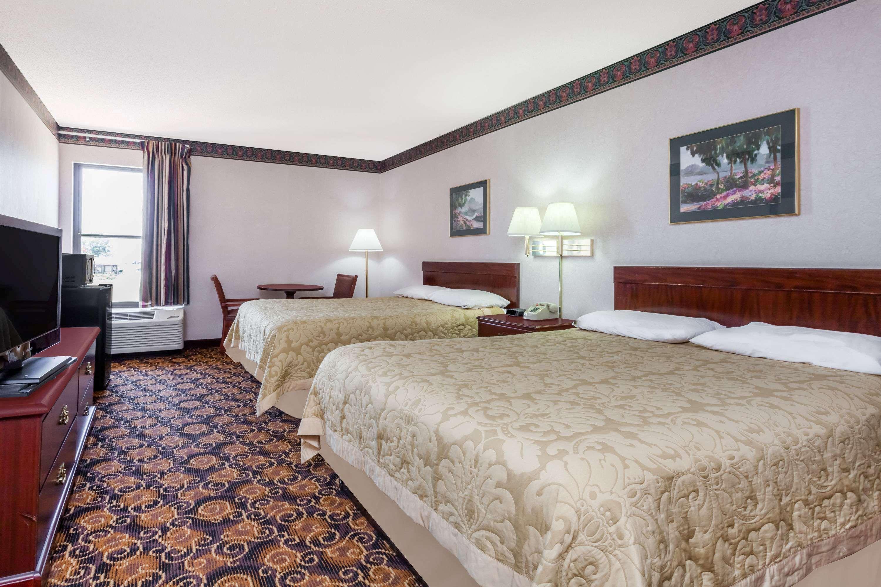 Super 8 By Wyndham Evansville North Stacer Εξωτερικό φωτογραφία