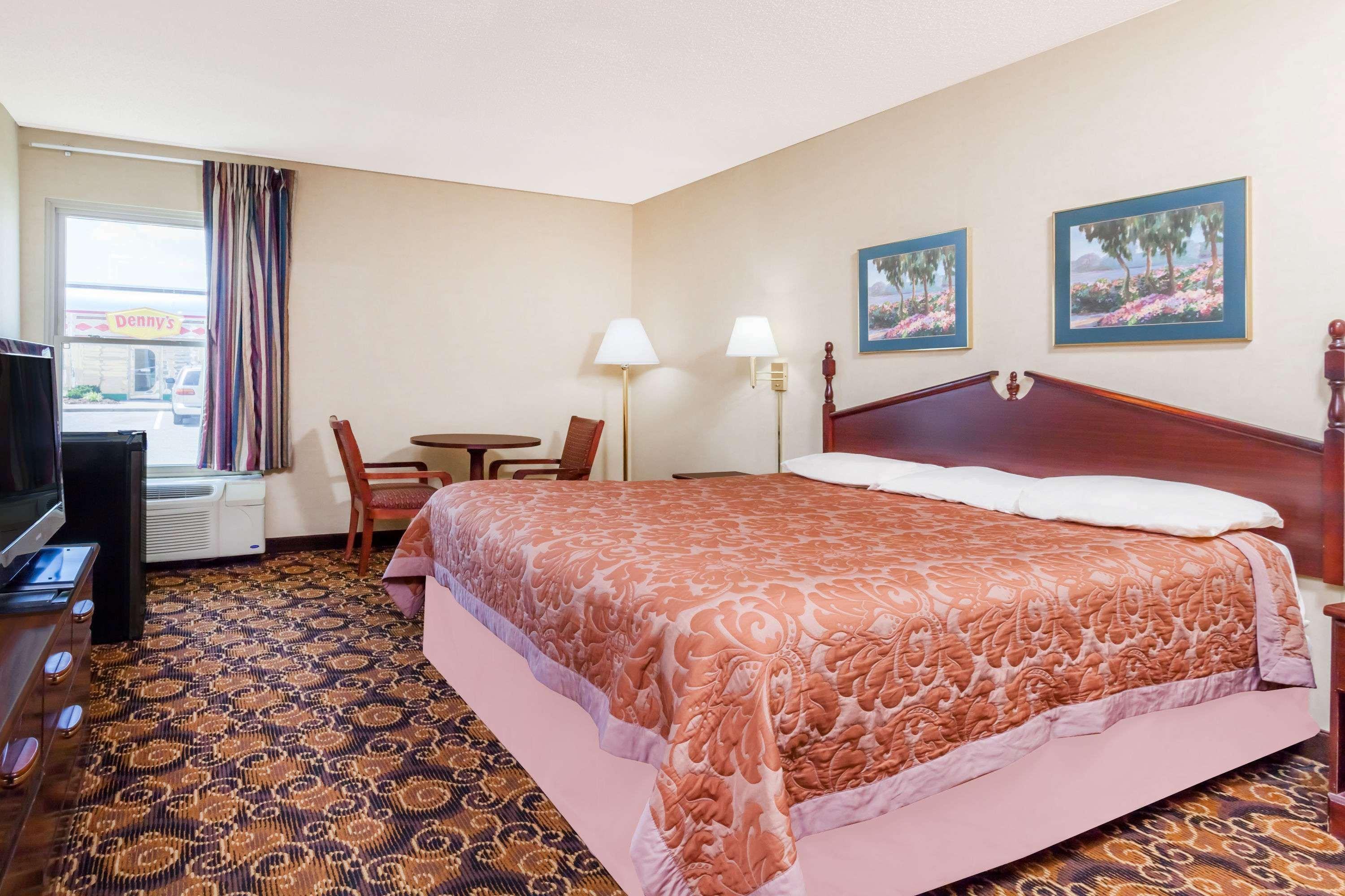 Super 8 By Wyndham Evansville North Stacer Εξωτερικό φωτογραφία