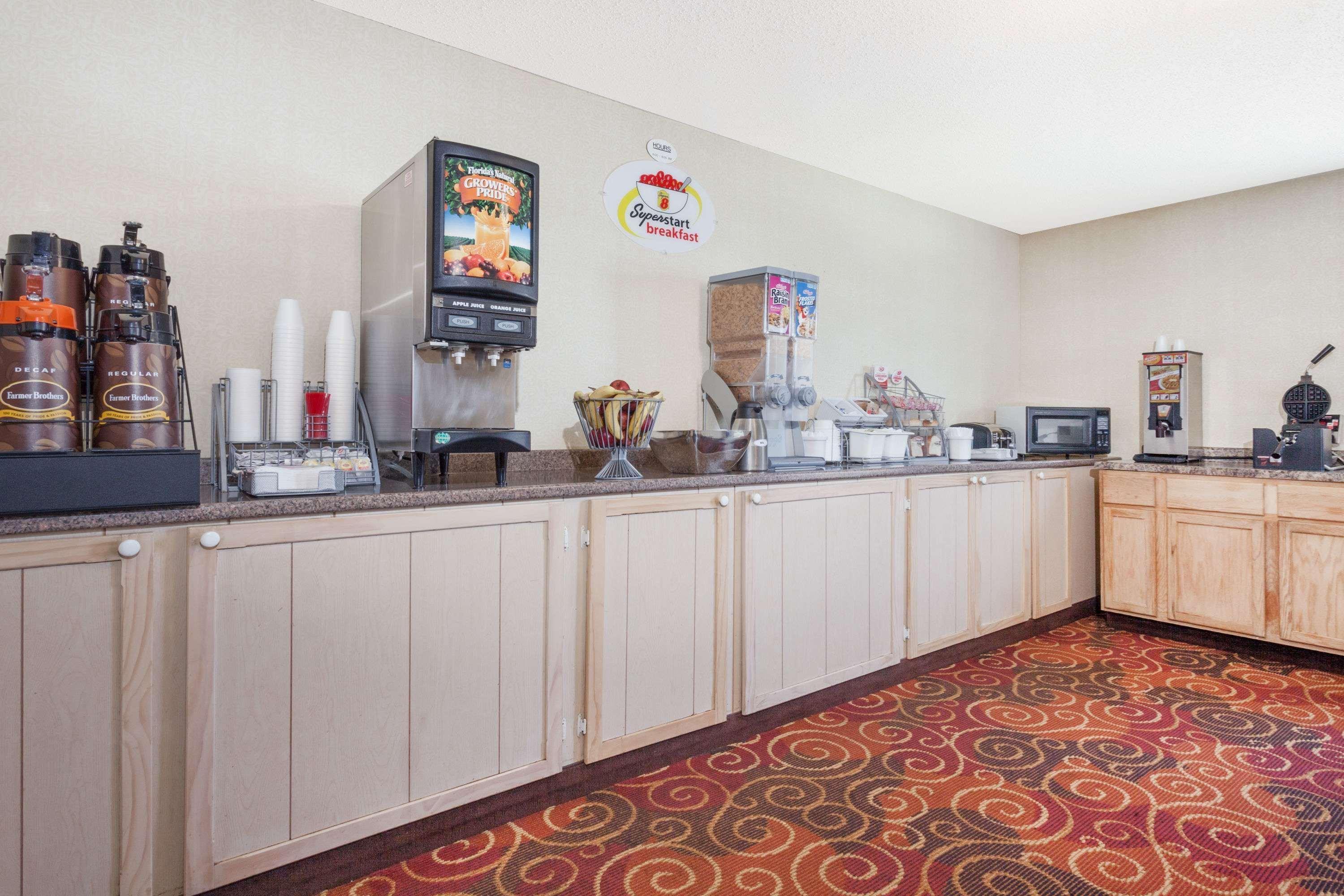 Super 8 By Wyndham Evansville North Stacer Εξωτερικό φωτογραφία
